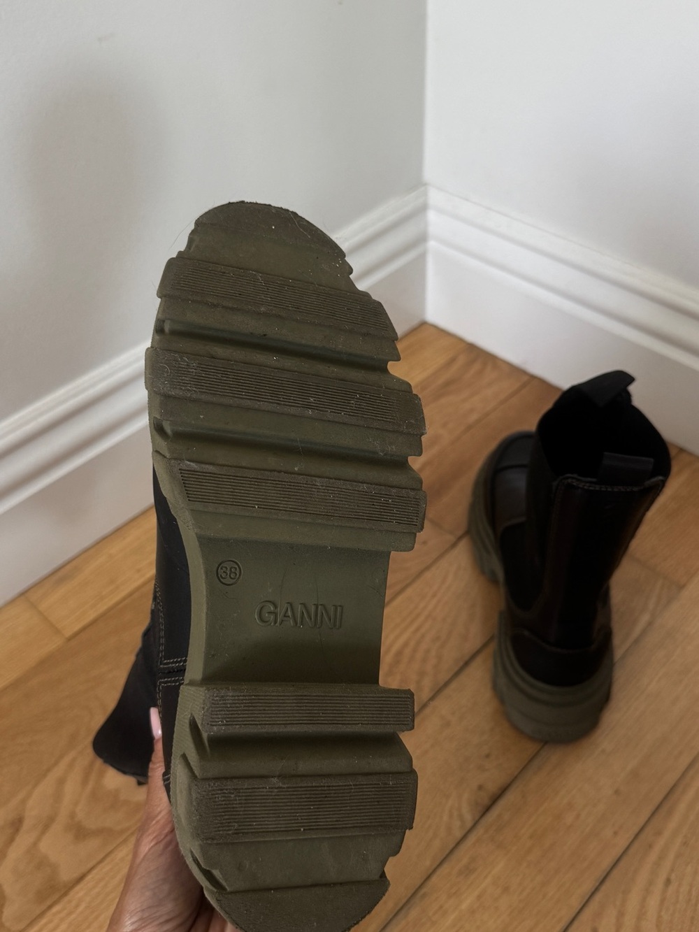 Ganni Black Leather Chelsea Boots with Olive Lug Sole - Picture 5 of 8
